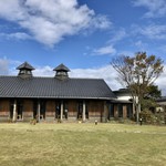 カーブドッチ - 景色に溶け込む綺麗な店