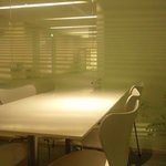 カフェ ステラ・マリス - すべてが、「白」　で統一された店内。