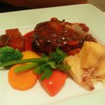 カフェ ステラ・マリス - ハンバーグ　1,000円。　パン　or　ライス付　　付け合せのお野菜が、絶品らしいです。野菜嫌いの子供（談）