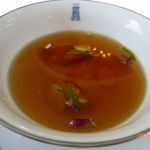 トゥールダルジャン - 滋味豊かな幼鴨のコンソメスープ