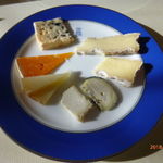 トゥールダルジャン - チーズ（ロックホール、ミモレット、カマンベール２種、羊乳２種、ヤギ乳２種）