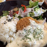 プラナス - チーズ入りメンチカツ
〜魚介のクリームソース