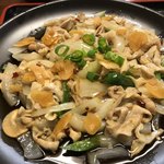 おふくろ亭 - 白ホル定食 ニンニク醤油 飯中 500円
      ハムカツ 100円
      フライ二品 100円