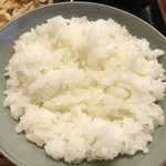 おふくろ亭 - 白ホル定食 ニンニク醤油 飯中 500円
      ハムカツ 100円
      フライ二品 100円