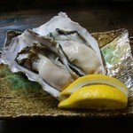 海鮮居酒屋 さかなセンター - 生牡蠣420円×2個　濃厚♬