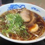 麺処 山百合 - 石川ブラックラーメン。麺処　山百合(東京都八王子市)中央高速石川SA。食彩品館.jp撮影