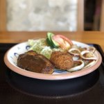 ぷちぱん - ハンバーグ&蟹クリームコロッケ&イカのぷち風炒め