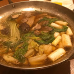 Miyakejima - 本マグロのねぎま鍋、生姜が効いて旨い。