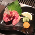 肉バル 京城 恵比寿店 - 松坂牛ロース刺し