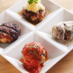 TORI TAMURATTE - 「つくねの４種盛り」（タレ・トマト・クリームチーズ・おろしポンズ）　６８０円