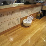 銀座 いし井 - 清潔感のある、和テイストのお店。