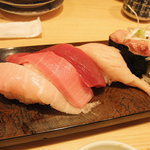 回し寿司 活 活美登利 - 鮪５貫