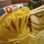 銀座 いし井 - エッジの効いた中太麺。