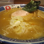 銀座 いし井 - 比内地鶏を使った濃厚魚介系スープ。