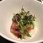 イチリン ハナレ - 鰹とアオリイカ　中国の黒酢と玉ねぎのドレッシングでサラダ仕立て