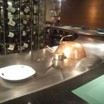 多喜 - おっと銅製のボール。何かを蒸してます。