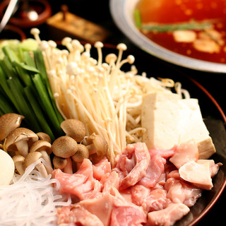 【神戸牛もつ鍋】上質なホルモンの旨味がお出汁にもたっぷり…