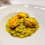 イル プレージョ - ランチコース、プリモ1 昆布森産ムール貝のリゾット フィノキエット・サフラン