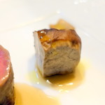 イル プレージョ - ランチコース、セコンド 仔羊のロースト　藁の香りを纏わせて サルサヴェルデ・王様椎茸とそのエキス