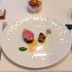 イル プレージョ - ランチコース、セコンド 仔羊のロースト　藁の香りを纏わせて サルサヴェルデ・王様椎茸とそのエキス