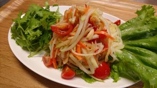 Asian Food Fuuten - 青パパイヤのスパイシーなサラダ「ソムタム」