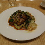 スーツァン・レストラン陳 - こだわりのホイコーロー・その１です。豚バラ肉に、群馬県産の加藤ポークのチルド肉を使っているのが特徴です。