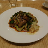 スーツァン・レストラン陳 渋谷店 - こだわりのホイコーロー・その１です。豚バラ肉に、群馬県産の加藤ポークのチルド肉を使っているのが特徴です。