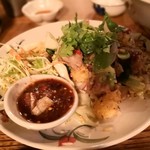 タイ東北料理 イサーン・キッチン - カオニャオ　パット　ガイヤーン(タイもち米と鶏肉スパイシー焼きチャーハン)