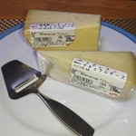 チーズ王国 大阪店 - 農家製ゴーダ ドゥメ、ナポレオン、チーズスライサー