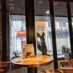 オンザマークス - 窓の外は　やっぱり 川崎