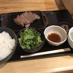 炭火焼肉 絆繁 - 