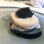 やまぐち - キャビア、千枚漬け風の小カブ、白甘鯛
