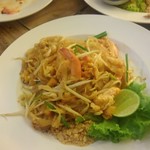 Ror Ruea - 米麺のパッタイ