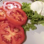 Pastis - モッツァレラとトマト