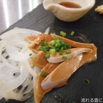 韓国酒場 NIC - 青森産活イカレバ刺し