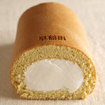 Merissa - たっぷりクリームとふんわり生地の「早稲田の杜のロールケーキ」