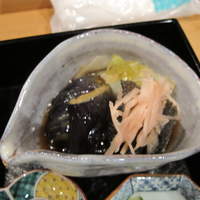 会席料理 岸由 - 茄子の揚げ浸しと秋刀魚