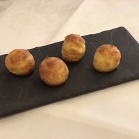 シェ・コーベ - アンチョビ入りシュークリーム
