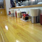 ラーメン ミンミン - 奇麗なカウンター！