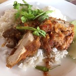 Chom Talay - 鶏唐揚げごはん