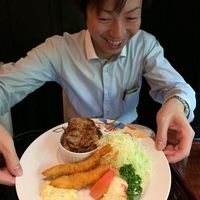 赤坂 津つ井 総本店 - 豚テリヤキにエビフライが二本付いても1000円ポッキリ