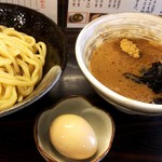 夢ノ弥 - 濃厚鶏魚介夢つけ麺（750円）に，味玉（100円）トッピング。