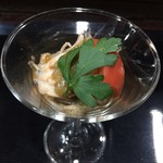 そば くら富 - カクテルサラダ　対馬在来種極細切り　鮑とフルーツトマト　鮑肝ソース