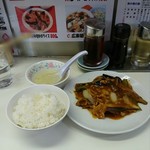 兆楽 - 肉ナス味噌炒めライス、800円。今週のサービスメニューです。