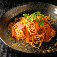 ウニのクリームパスタ、からすみ添え（時価）