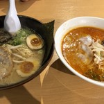 ラーメン酒場 やまごや - ◆赤ラーメン(2辛：639円：外税）とやまごや特製ラーメン(704円：外税）を。