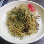 くいしん坊 - 焼きそば　肉&イカ　680円