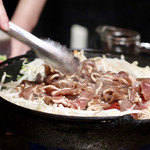 なまらむーちょ - スタッフが調理してくれます