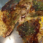 Hiroshima sutairu okonomiyaki kujira - 肉玉+イカトッピングのダブル