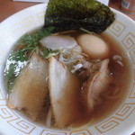 特製中華そば 820円